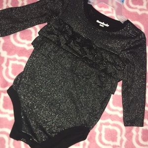 Black/Silver Ruffled Long Sleeved Onesie 6-9m